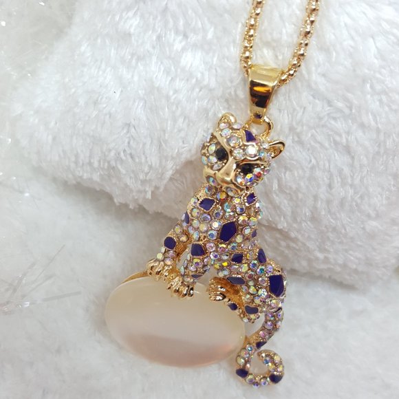 SPOTTED WILD CAT Pendant and chain - Picture 9 of 11